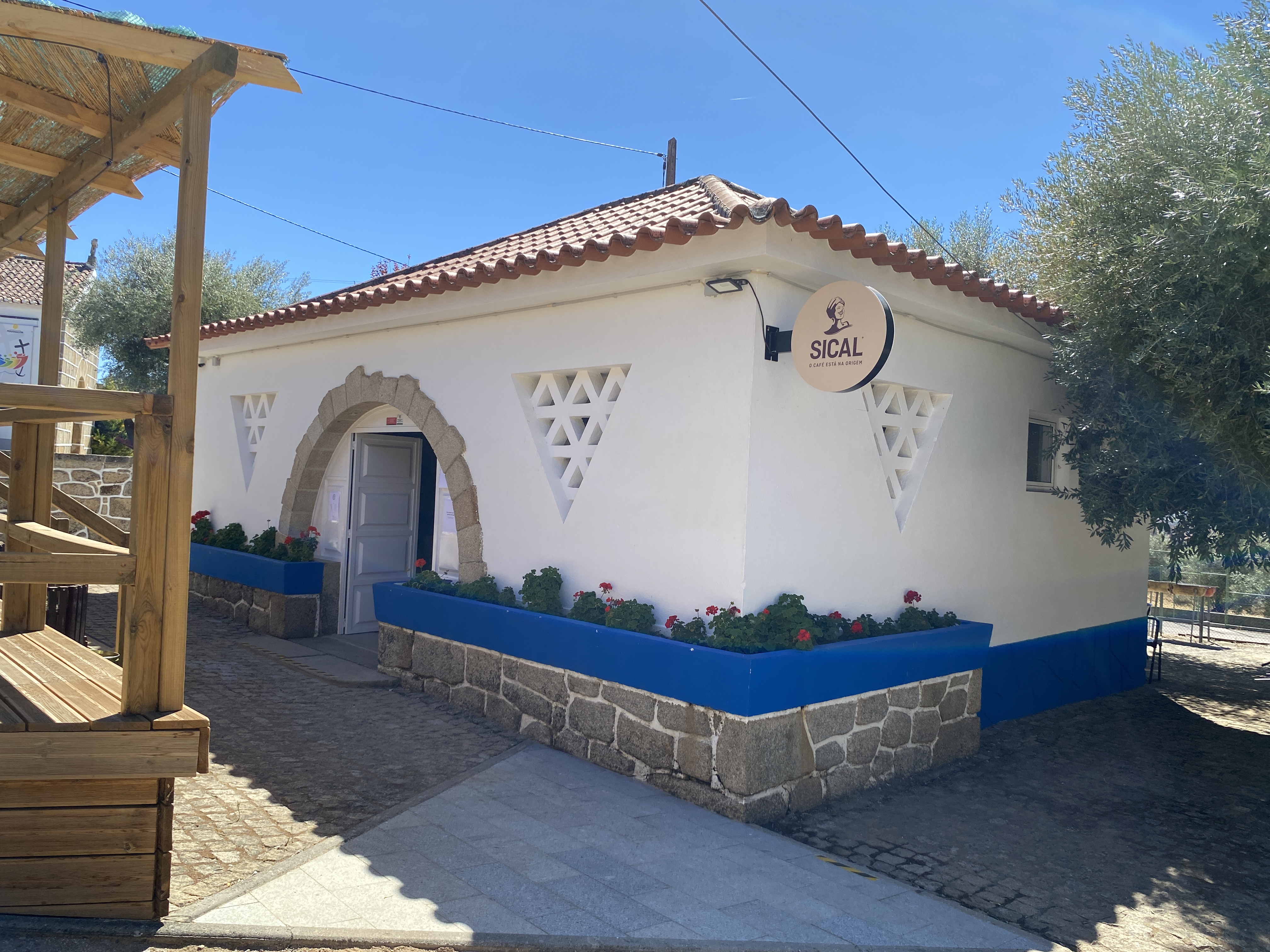 Rua da aldeia da Bemposta